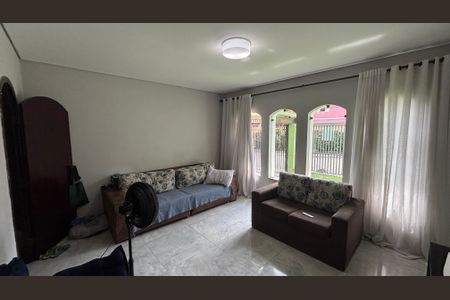 Casa à venda com 171m², 3 quartos e 3 vagasSala