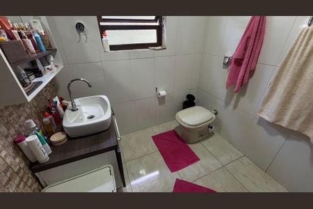 Casa à venda com 171m², 3 quartos e 3 vagasBanheiro da Suíte