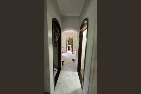 Casa à venda com 171m², 3 quartos e 3 vagasCorredor