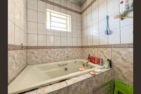 Casa à venda com 280m², 4 quartos e 2 vagasBanheiro da Suíte 2