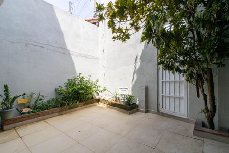 Casa à venda com 220m², 3 quartos e 4 vagas Casa à venda com 220m², 3 quartos e 4 vagasEntrada