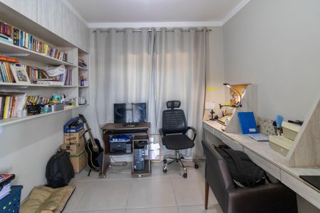 Casa à venda com 220m², 3 quartos e 4 vagas Casa à venda com 220m², 3 quartos e 4 vagasEscritorio / Terraço