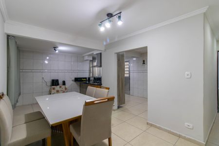 Casa à venda com 220m², 3 quartos e 4 vagas Casa à venda com 220m², 3 quartos e 4 vagasCopa
