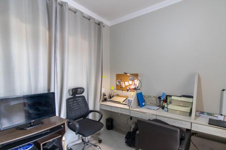 Casa à venda com 220m², 3 quartos e 4 vagas Casa à venda com 220m², 3 quartos e 4 vagasEscritorio / Terraço