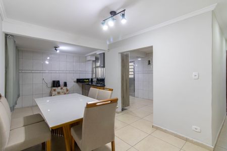 Casa à venda com 220m², 3 quartos e 4 vagas Casa à venda com 220m², 3 quartos e 4 vagasCopa