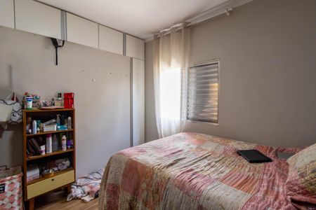 Casa à venda com 220m², 3 quartos e 4 vagas Casa à venda com 220m², 3 quartos e 4 vagasQuarto 2