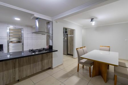 Casa à venda com 220m², 3 quartos e 4 vagas Casa à venda com 220m², 3 quartos e 4 vagasCozinha