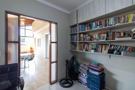 Casa à venda com 220m², 3 quartos e 4 vagas Casa à venda com 220m², 3 quartos e 4 vagasEscritorio / Terraço