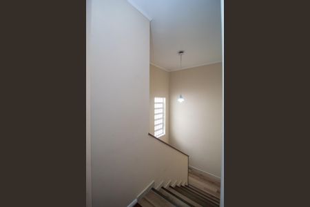 Casa à venda com 373m², 5 quartos e 3 vagas Casa à venda com 373m², 5 quartos e 3 vagascorredor