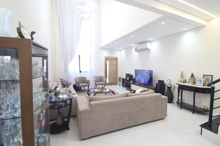 Casa à venda com 6 quartos, 280m² em Interlagos, São Paulo