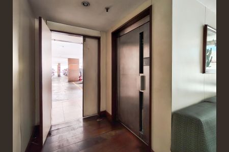 Apartamento à venda com 54m², 1 quarto e 1 vagaFachada e portaria