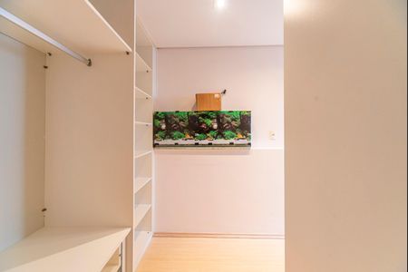 Apartamento para alugar com 94m², 2 quartos e 2 vagas Apartamento para alugar com 94m², 2 quartos e 2 vagasCloset do quarto 2