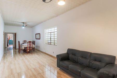 Casa à venda com 300m², 2 quartos e 4 vagasSala 1