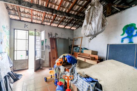 Casa à venda com 300m², 2 quartos e 4 vagasEdícula