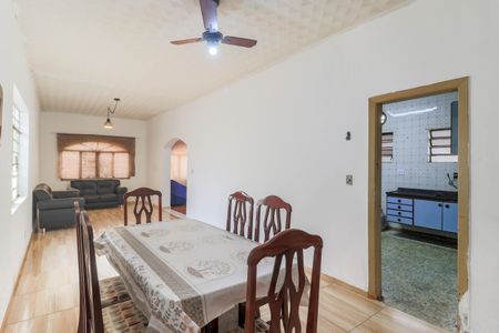 Casa à venda com 300m², 2 quartos e 4 vagasSala 1