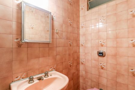 Casa à venda com 300m², 2 quartos e 4 vagasLavabo