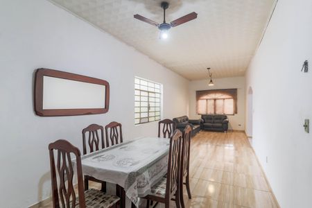 Casa à venda com 300m², 2 quartos e 4 vagasSala 1