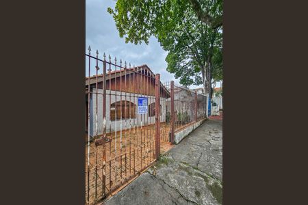 Casa à venda com 300m², 2 quartos e 4 vagasFachada