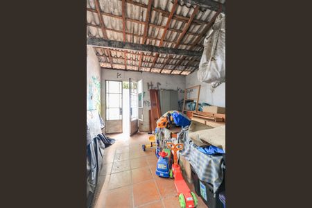 Casa à venda com 300m², 2 quartos e 4 vagasEdícula