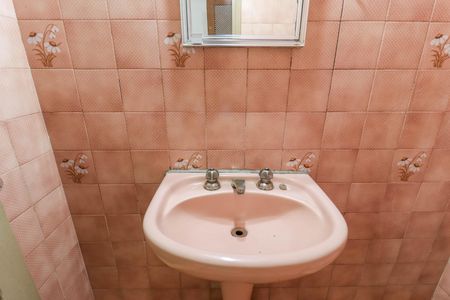 Casa à venda com 300m², 2 quartos e 4 vagasLavabo