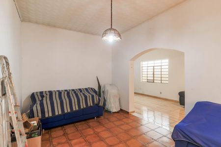 Casa à venda com 300m², 2 quartos e 4 vagasSala 2