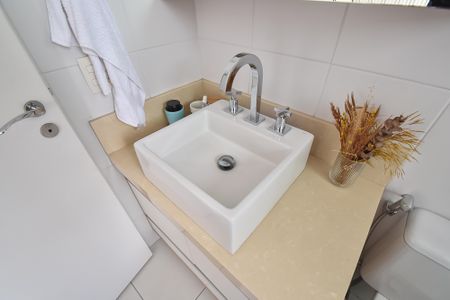 Apartamento à venda com 100m², 2 quartos e 2 vagasBanheiro da suíte 1