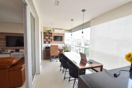 Apartamento à venda com 100m², 2 quartos e 2 vagasVaranda