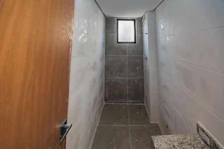 Banheiro Social de apartamento à venda com 2 quartos, 55m² em Serrano, Belo Horizonte