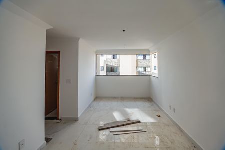 Sala de apartamento à venda com 2 quartos, 55m² em Serrano, Belo Horizonte