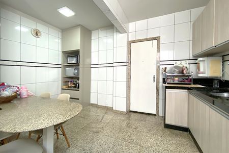 Apartamento à venda com 250m², 5 quartos e 2 vagasCozinha
