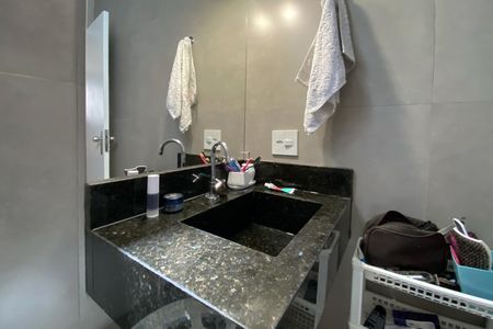 Apartamento à venda com 250m², 5 quartos e 2 vagasBanheiro da Suíte 1