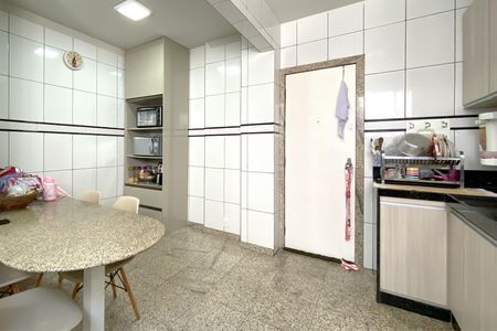 Apartamento à venda com 250m², 5 quartos e 2 vagasCozinha