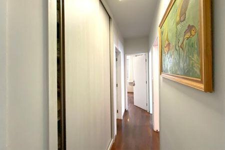Apartamento à venda com 250m², 5 quartos e 2 vagasCorredor