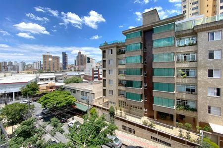 Apartamento à venda com 250m², 5 quartos e 2 vagasVista da cobertura