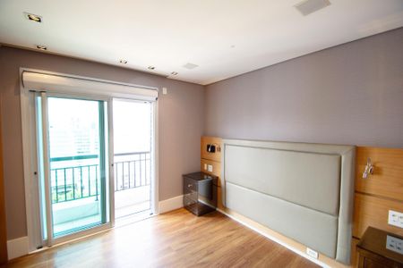 Apartamento à venda com 233m², 3 quartos e 4 vagas Apartamento à venda com 233m², 3 quartos e 4 vagassuite 1