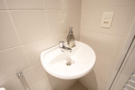 Apartamento à venda com 233m², 3 quartos e 4 vagas Apartamento à venda com 233m², 3 quartos e 4 vagasbanheiro serviço