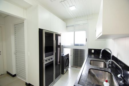 Apartamento à venda com 233m², 3 quartos e 4 vagas Apartamento à venda com 233m², 3 quartos e 4 vagaslavanderia