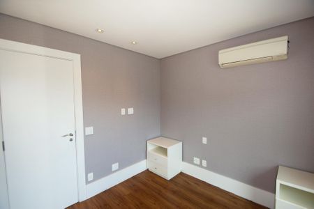 Apartamento à venda com 233m², 3 quartos e 4 vagas Apartamento à venda com 233m², 3 quartos e 4 vagassuite 2