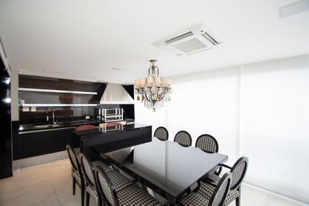 Apartamento à venda com 233m², 3 quartos e 4 vagas Apartamento à venda com 233m², 3 quartos e 4 vagassala de jantar