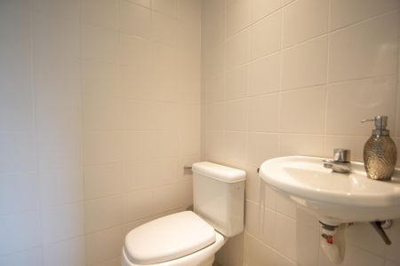 Apartamento à venda com 233m², 3 quartos e 4 vagas Apartamento à venda com 233m², 3 quartos e 4 vagasbanheiro serviço