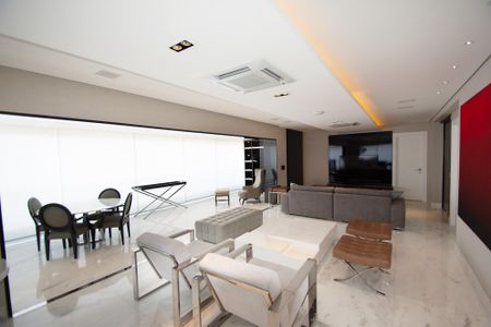 Apartamento à venda com 233m², 3 quartos e 4 vagas Apartamento à venda com 233m², 3 quartos e 4 vagassala de estar