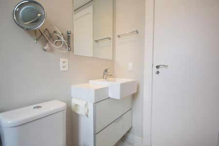 Apartamento à venda com 233m², 3 quartos e 4 vagas Apartamento à venda com 233m², 3 quartos e 4 vagasbanheiro suite 2