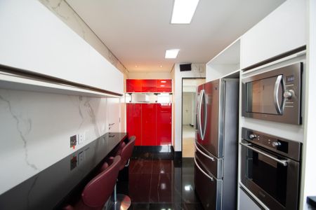 Apartamento à venda com 233m², 3 quartos e 4 vagas Apartamento à venda com 233m², 3 quartos e 4 vagascozinha