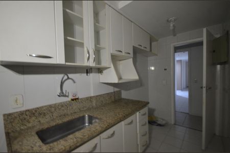 Cozinha de apartamento para alugar com 2 quartos, 64m² em Praça Seca, Rio de Janeiro