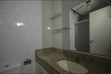 Banheiro Social de apartamento para alugar com 2 quartos, 64m² em Praça Seca, Rio de Janeiro