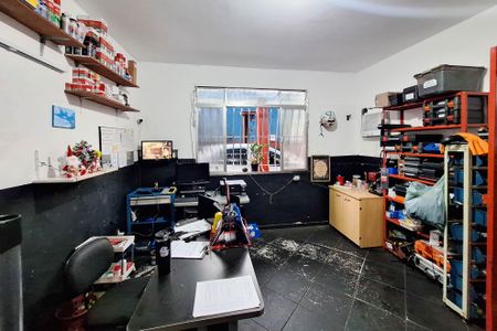 Casa para alugar com 780m², 2 quartos e 2 vagasQuarto 2