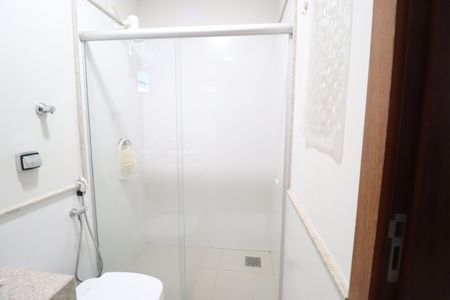 Casa de condomínio para alugar com 292m², 5 quartos e 2 vagasBanheiro da Suíte