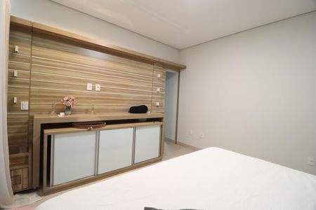 Casa de condomínio para alugar com 292m², 5 quartos e 2 vagasSuíte 3