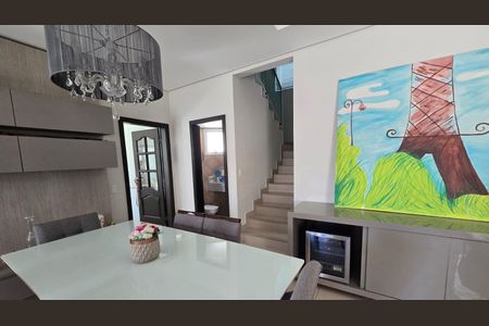 Sala de casa de condomínio para alugar com 5 quartos, 292m² em Aclimação, Uberlândia