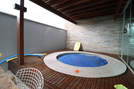 Casa de condomínio para alugar com 292m², 5 quartos e 2 vagasPiscina